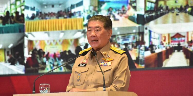 มท.1 ผนึกกำลังแม่ทัพมหาดไทย ตำรวจ สาธารณสุขและทุกภาคี เปิดปฏิบัติการกวาดล้างยาเสพติด “No Drugs No Dealers” ย้ำ!! “กำนัน ผู้ใหญ่บ้าน ชรบ. เป็นหัวใจสำคัญในการแก้ไขปัญหายาเสพติด“