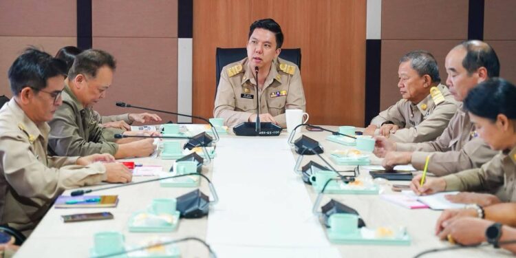 เทศบาลนครเชียงใหม่ ประชุมศูนย์ CMFORCE ระดมสรรพกำลังเตรียมรับมือพายุ “วิภา”