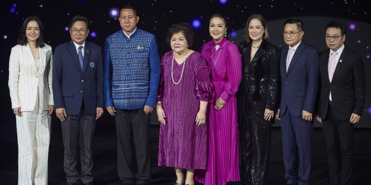 ทิฟฟานี่โชว์ พัทยา ฉลอง 50 ปี เปิดตัวการแสดงชุดใหม่ “Crystallize a Dream”