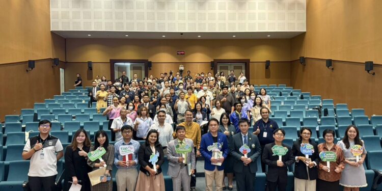 “คู่มือครูความเป็นกลางทางคาร์บอน” จุดเริ่มต้นของห้องเรียนสู่การเปลี่ยนแปลงโลก