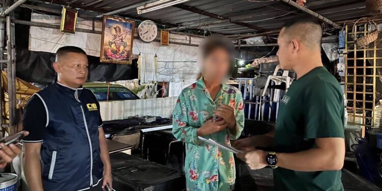 รวบสาวสองตั้งบริษัทจัดหางาน ลวงแรงงานไปแคนาดา ก่อนเชิดเงินหนี ยังไม่หนำใจ ขู่เรียกเงินแลกคืนพาสปอร์ต