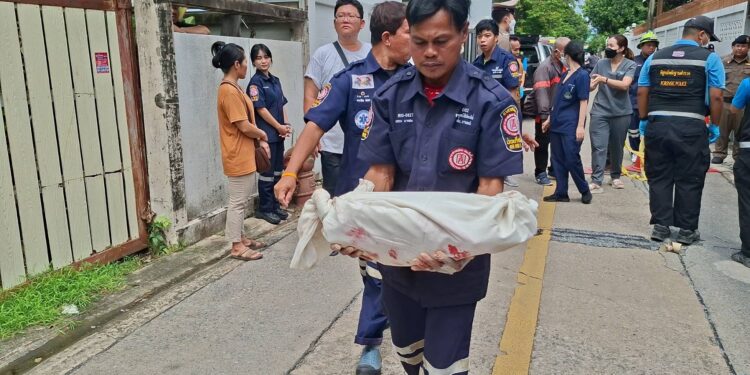 กรุงเทพมหานคร CG//พบศพเด็กทารกในถังขยะ ซอยจรัญ71 เมื่อเวลา 10:30 น วันที่ 20 กรกฎาคม 2568