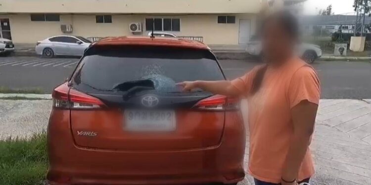 แม่สุดเซ็งพาลูกเป็นทีมฟุตบอลพัทยายูไนเต็ดมาแข่งขันรถเก๋งโดนทุบกระจกแตกละเอียดคาดโดนคู่กรณีที่มีปากเสียงในช่วงแข่งขัน