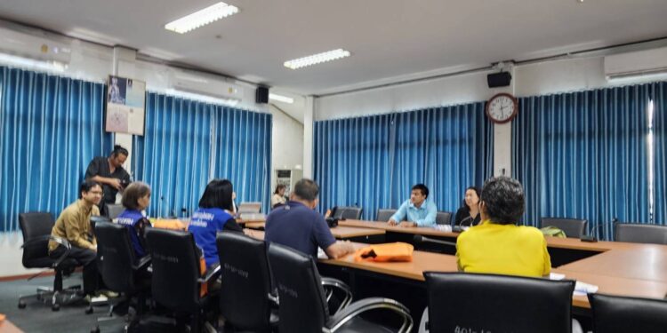 ระดมความคิด“ปราจีนบุรีสู่ EEC จังหวัดที่ 4 วันที่ 2 ประชุมกลุ่มย่อย (Focus Group) ครั้งที่2 คนประชุมพบเพียงผู้นำท้องถิ่นแห่งละ 10 กว่าคน ใน 2 อำเภอ ความเห็นคนปราจีนฯยังกลัวเป็นถังขยะโลก