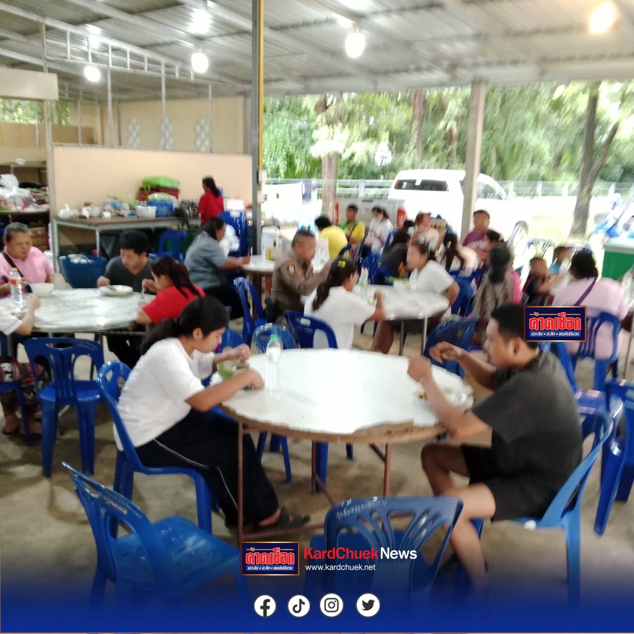 ผู้อพยพหนีการสู้รบจากสระแก้วทยอยมาปราจีนบุรีเพิ่มยอดพรึ่บ! 147 คน และเพิ่มขึ้น ๆ ขณะทาง จ.ปราจีนบุรีตั้งศูนย์พักพิงรองรับ รวม 8 แห่งในวันหยุดยาวต่อเนื่อง ย่านที่ตั้งโรงงานอุตสาหกรรม 304 , นิคมอุตสาหกรรมโรจนะใหม่ มีโรงงานมากกว่า 1,000 แห่ง หนุ่ม –สาวฉันทนาจากโรงงานต่าง ๆ ได้ร่วมใจนำอาหาร ข้าวสาร น้ำดื่มสะอาด มาบริจาคจำนวนมาก ให้กับเจ้าหน้าที่ 2 หน่วยกู้ภัยฯ ให้ส่งต่อแก่ประชาชน ที่ได้รับผลกระทบจากสถานการณ์ชายแดนไทย-กัมพูชา