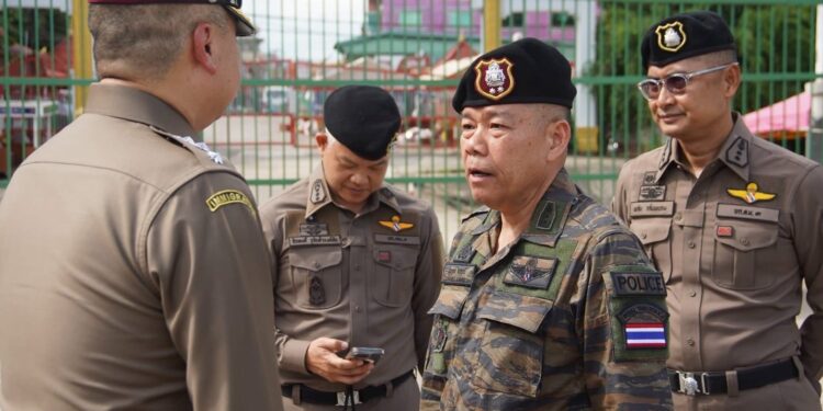 ผบก.ตม.3 ลงพื้นที่ตรวจจุดผ่านแดนจันทบุรี หนุนภารกิจด้านความมั่นคงชายแดนไทย-กัมพูชา