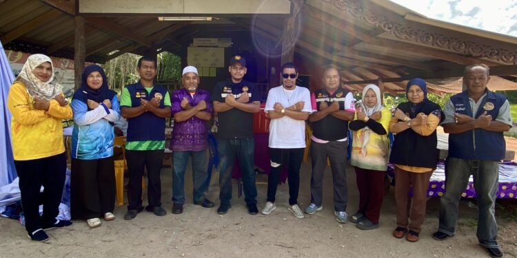 ศอ.บต. ลงพื้นที่ ต.บาโงย อ.รามัน จ.ยะลา ให้กำลังใจ ผู้ใหญ่บ้าน ผู้นำศาสนา และชาวบ้านร่วมใจ ที่ออกมาต่อต้านยาเสพติด-พืชกระท่อม ตามนโยบาย “ปฏิบัติการ 120 วัน“