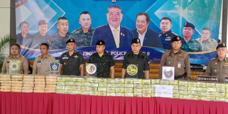 ทหาร ตำรวจ ฝ่ายปกครอง ผนึกกำลัง กวาดล้างยาใต้ 3 วัน จับ 3 เครือข่าย ยึดยาบ้ากว่า 1.7 ล้านเม็ด-ไอซ์ 317 กก.