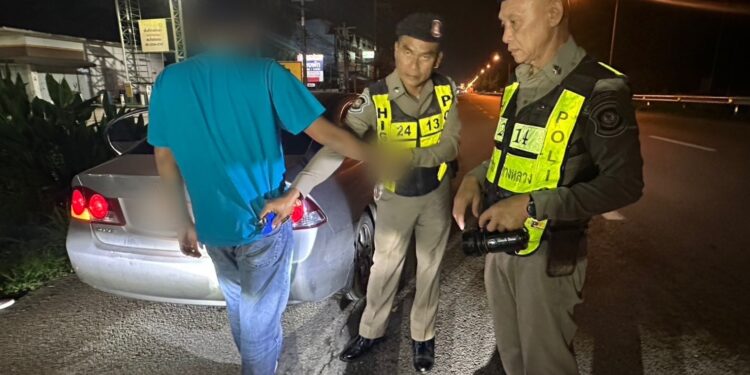 ตำรวจสอบสวนกลาง (CIB) รวบ 6 ผู้ต้องหา เมายาขับรถหมดสภาพ พบลูกซองไทยประดิษฐ์บรรจุกระสุนพร้อมใช้งานภายในรถ