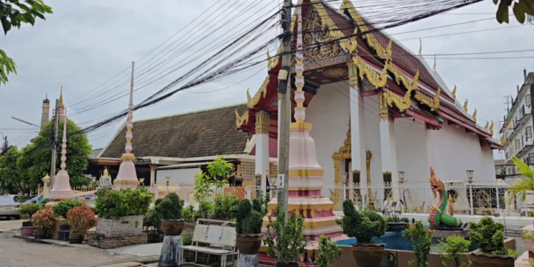 นนทบุรี ต่อข่าว อดีตไวยาวัจกร ควักเงินในกระเป๋าติดแผงโซล่าเซลล์วัดดังถูกตัดไฟ