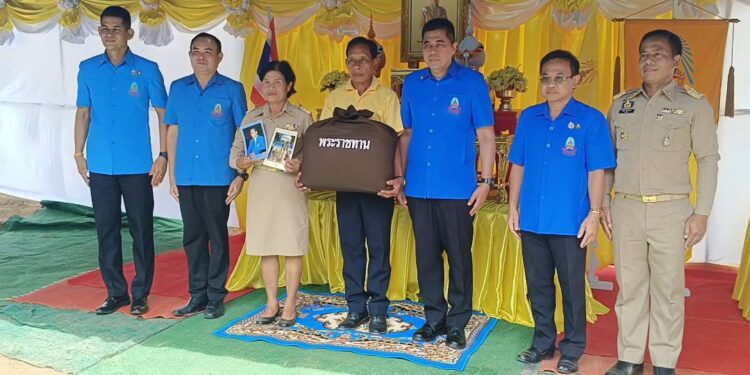 พระบาทสมเด็จพระเจ้าอยู่หัว ทรงพระกรุณาโปรดเกล้าโปรดกระหม่อม ให้มูลนิธิราชประชานุเคราะห์ ในพระบรมราชูปถัมภ์ มอบเงินช่วยเหลือและสิ่งของพระราชทาน เพื่อบรรเทาความเดือดร้อนแก่ครอบครัวผู้ประสบอัคคีภัยในพื้นที่จังหวัดศรีสะเกษ