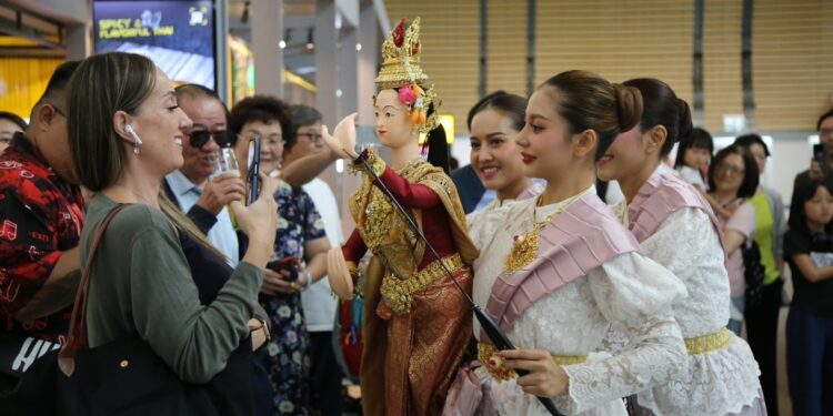 สมุทรปราการ / ท่าอากาศยานสุวรรณภูมิร่วมเผยแพร่ศิลปวัฒนธรรมไทยจัดแสดงหุ่นละครเล็กชุด“หนุมานจับนางเบญกาย”