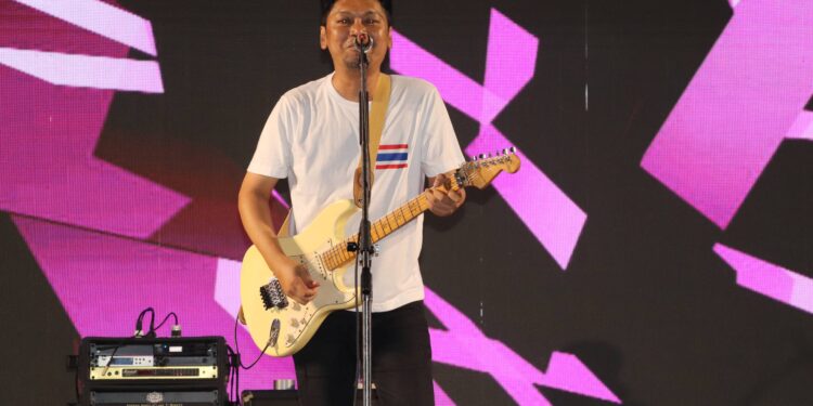 รัฐมนตรีว่าการกระทรวงยุติธรรม เปิดโครงการฝึกวิชาชีพผู้ต้องขังด้านทักษะพิเศษ จัดมินิคอนเสิรต์ “เสก โลโซ” และวงมีนบุรี เพื่อสร้างขวัญกำลังใจให้แก่ประชาชน พร้อมมอบสิ่งของจำเป็นให้กับทหารและประชาชนผู้ที่ได้รับผลกระทบจากเหตุการณ์ชายแดนไทย-กัมพูชา จังหวัดศรีสะเกษ