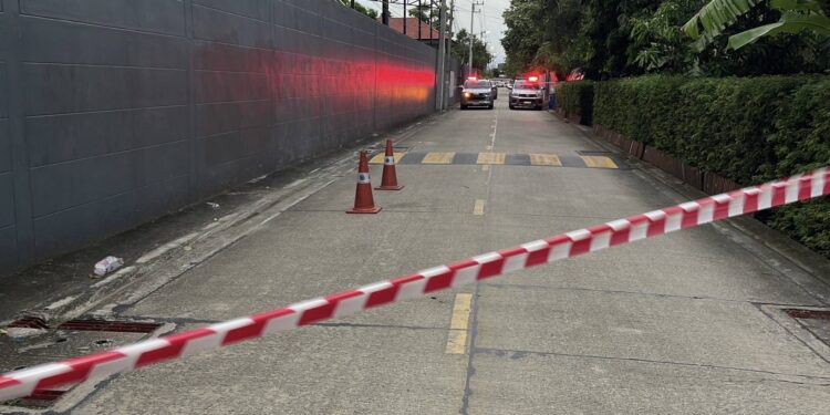 ปทุมธานี คนร้ายวัยรุ่นไล่ยิงเด็กนักเรียนหญิง ม.3 กระสุนเข้าท้ายทอยอาการสาหัส