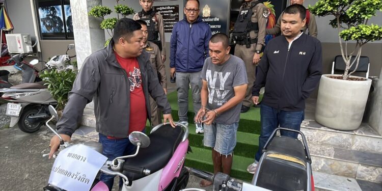 ปทุมธานี ตร.ตาไวไล่จับคนร้ายลัก จยย.เดือนเดียวก่อเหตุ 4 คันขายถูกคันล่ะ 1000 บาท