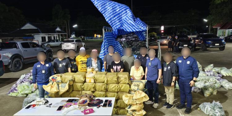 เลขาธิการ ป.ป.ส. แถลงผลปฏิบัติการ “ตัดไฟแต่ต้นลมครั้งที่ 5” มุ่งทำลายเครือข่ายผู้ผลิตยาเสพติดนอกประเทศ บังคับใช้กฎหมายอย่างจริงจัง ต่อผู้ค้า/ผู้ลำเลียงในพื้นที่ชายแดนและตอนใน พร้อมติดตามยึดทรัพย์รวมกว่า 27 ล้านบาท