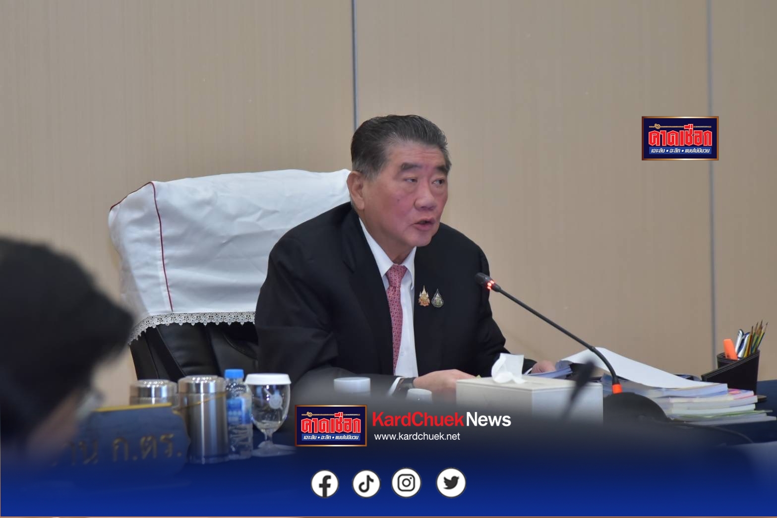 ผบ.ตร.-ภูมิธรรม‘ ถกเครียดโผนายพลก่อนประชุม ก.ตร. เชื่อปมเหตุ ‘พล.ต.ท.จรูญเกียรติ’ แห่ร้องหลายหน่วยงานไม่ได้รับความเป็นธรรม