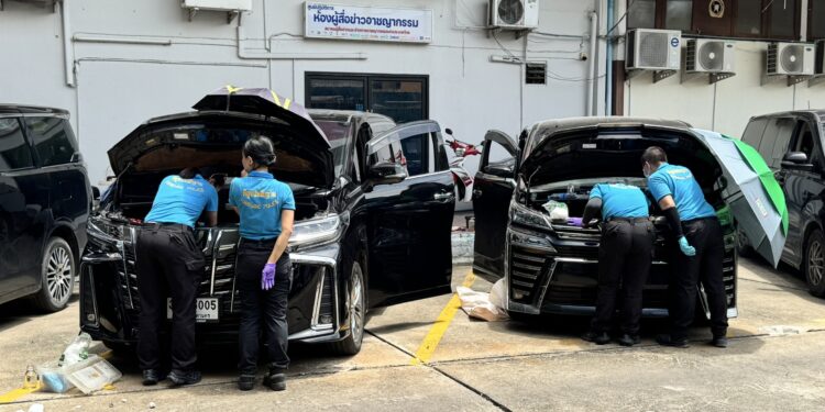 สืบฯนครบาลบุกทลายขบวนการ “รถแฝด” กรุงเทพฯ และปริมณฑล ยึดรถหรู 4 คัน สวมทะเบียนเดียวกัน เชื่อ คนปลอมแปลงเป็นคนเดียวกัน