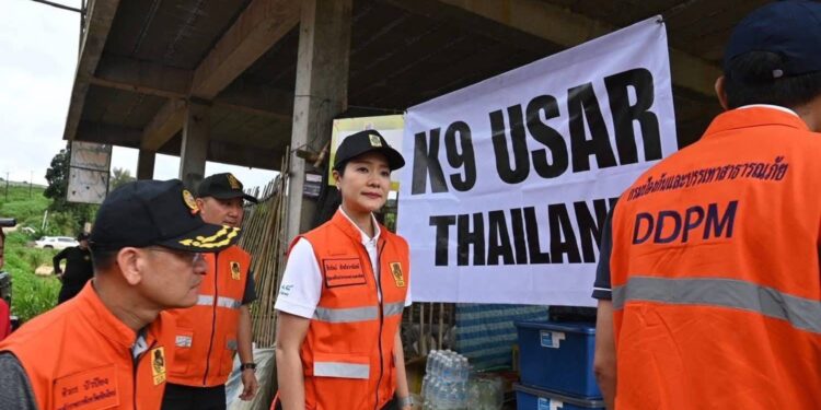 มท.2 ธีรรัตน์ฯ ลงพื้นที่น้ำท่วมบ้านปางอุ๋ง จ.เชียงใหม่ มอบเงินเยียวยาผู้เสียชีวิต – ทีม ปภ.เร่ง ค้นหาผู้สูญหาย นำเครื่องจักรกลขนาดใหญ่เข้าช่วยพื้นที่ต่อเนื่อง