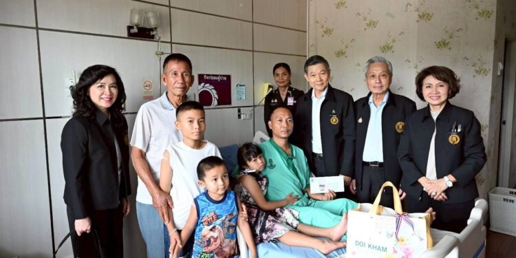 มูลนิธิป่อเต็กตึ๊ง จัดสรรงบฯ เพิ่มอีกกว่า 2.39 ล้านบาท นำน้ำใจผู้มีจิตศรัทธา เร่งลงพื้นที่ 4 จังหวัดช่วยเหลือกรณีเหตุปะทะชายแดนไทย-กัมพูชา มอบสิ่งของเครื่องใช้จำเป็นหนุนวีรบุรุษทหารกล้า ผู้เสียสละปกป้องอธิปไตยชาติไทย พร้อมส่งกำลังใจ และมอบเงินปลอบขวัญพร้อมกระเช้าสุขภาพแก่ผู้บาดเจ็บ