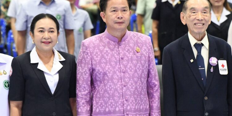 นนทบุรี : จัดโครงการเฉลิมพระเกียรติฯ เพื่อสำรวจประชาชนที่มีความเสี่ยงโรคพาร์กินสัน