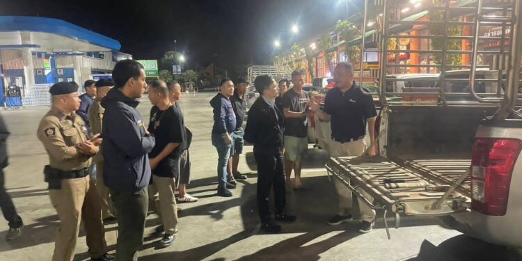 อำเภอปากเกร็ดจังหวัดนนทบุรี ท่านปลัดอาวุโสรักษาการนายอำเภอพร้อมเจ้าที่ตำรวจปราบปรามยาเสพติดพร้อมเจ้าหน้าที่ตำรวจสภ.ชัยพฤกษ์ตรวจสอบรถต้องสงสัยพบยาบ้าเพียบ