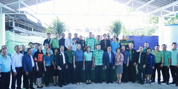 ชลบุรี-จัดสภากาแฟประจำเดือนสิงหาคมเพื่อเป็นเวทีพบปะแลกเปลี่ยนความคิดเห็นอย่างไม่เป็นทางการระหว่างผู้ว่าฯ หัวหน้าส่วนราชการและผู้แทนจากภาคส่วนต่าง ๆ