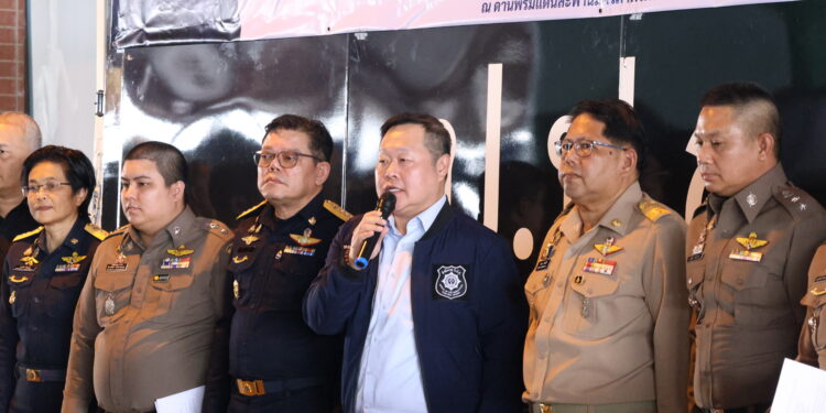 ป.ป.ส. รับตัวผู้ต้องหาหลบหนีคดียาเสพติดจาก สปป.ลาว กลับไทย 5 ราย เดินหน้าแผนกวาดล้างเครือข่ายข้ามชาติ