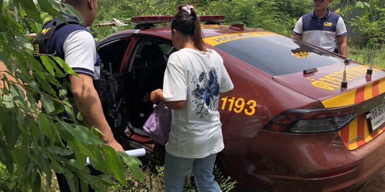 ปราจีนบุรี-ตำรวจทล.ปราจีนฯ-สระแก้วรวบสาวเปิดบัญชีม้าแลกเงินถูกพาข้ามไปยังฝั่งประเทศเพื่อนบ้าน 
