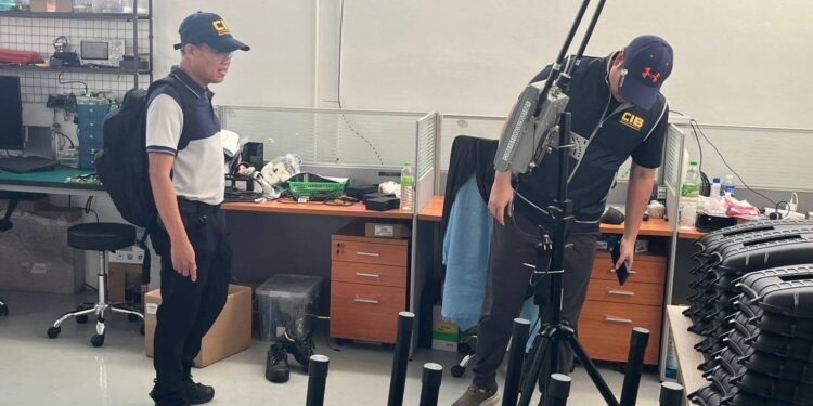 ตรวจยึดโดรนสุดล้ำพร้อมรถโมบายพร้อมอุปกรณ์เพียบ