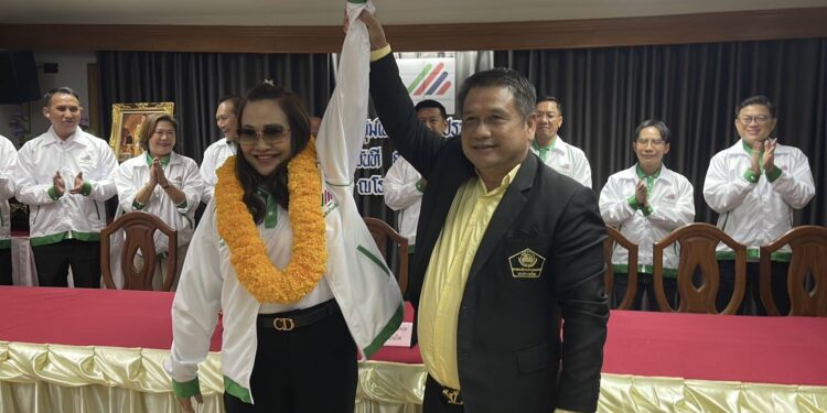 ปทุมธานี พรรคพลังท้องถิ่นไท เปิดตัวหัวหน้าพรรคคนใหม่สู้ศึกเลือกตั้ง