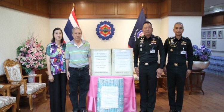 ที่ปรึกษา ‘คาดเชือก’ ส่งมอบหน้ากากอนามัย 3,500 ชิ้น ให้กับทหารชายแดน