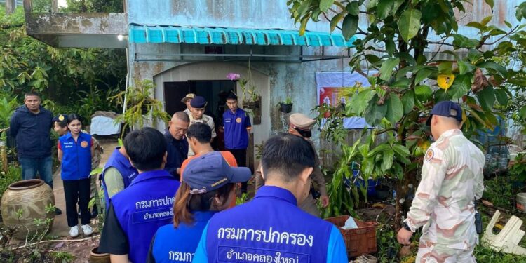 นายอำเภอคลองใหญ่ ประสานพลังตำรวจ กำนัน ผู้ใหญ่บ้าน และ ชนบ.ออกปฏิบัติการ “สัปดาห์สีแดง” สนองนโยบาย”NO Drugs NO Dealers”