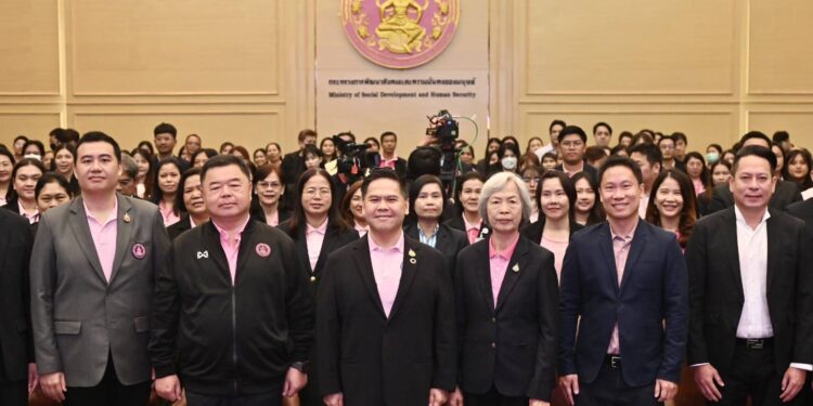 “วราวุธ” หนุน กรม พก.จับมือ เครือข่าย-เอกชน เปิดแอปฯ “PANNANA” ช่วยคนพิการทางสายตา ให้เข้าโรงหนัง ดูได้แบบไร้อุปสรรค