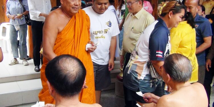 สมุทรปราการ คณะไวยาวัจกรวัดบางพลีใหญ่กลางอุปสมบทหมู่เพื่อถวายเป็นพระราชกุศลสมเด็จพระนางเจ้าสิริกิติ์ พระบรมราชินีนาถ พระบรมราชชนนีพันปีหลวง