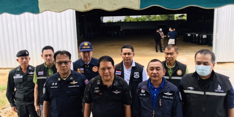 DSI บุกโกดังแม่สอด ยึดสารตั้งต้นกว่า 800 ตัน เตรียมส่งโรงงานผลิตยานรกฝั่งเมียนมาร์