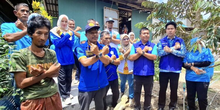 ยะลา – กำนันปุโรงผนึกกำลังทุกภาคส่วน นำอดีตผู้เสพโค่นต้นกระท่อม 3 ต้น ปลูกจิตสำนึกต้านยาเสพติด สร้างชุมชนปลอดภัย