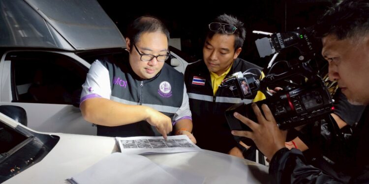 ปราจีนบุรี – กลางดึกทีมสุดซอย ลงพื้นที่บุกปราจีนฯตรวจสอบการลักลอบขนย้ายวัสดุ สิ่งของที่ประกาศยึดอายัด” และวันนี้ลุยต่อไป