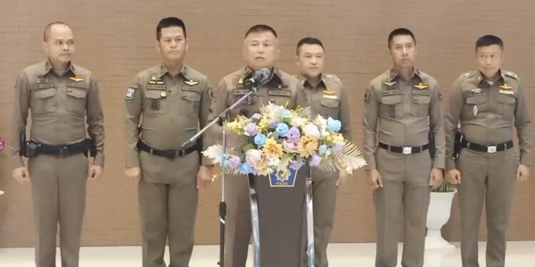 นครปฐม-รอง ผบช.ภ.7 แถลงข่าวความคืบหน้าคดีคานปูนและเครนก่อสร้างถนนยกระดับบนถนนพระราม 2