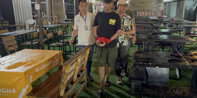 จับหนุ่มเมืองกล้วยไข่มือปืนก่อเหตุยิงคู่อริ ผู้ต้องหาตามประกาศสืบจับสำนักงานตำรวจแห่งชาติ พ.ศ.2568 ลำดับที่ 132 หลบหนีคดีนาน 12 ปี