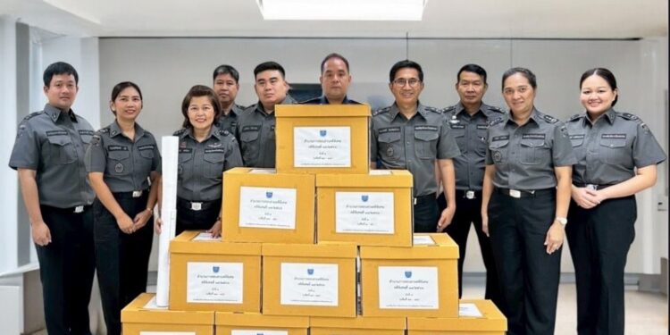 DSI ส่งสำนวนสั่งฟ้องผู้ต้องหา 12 ราย หลอกให้ลงทุนผ่านแอปพลิเคชัน Third Credit เสนอดอกเบี้ยสูงถึงร้อยละ 365 ต่อปี สูญเงินกว่า 35 ล้านบาท
