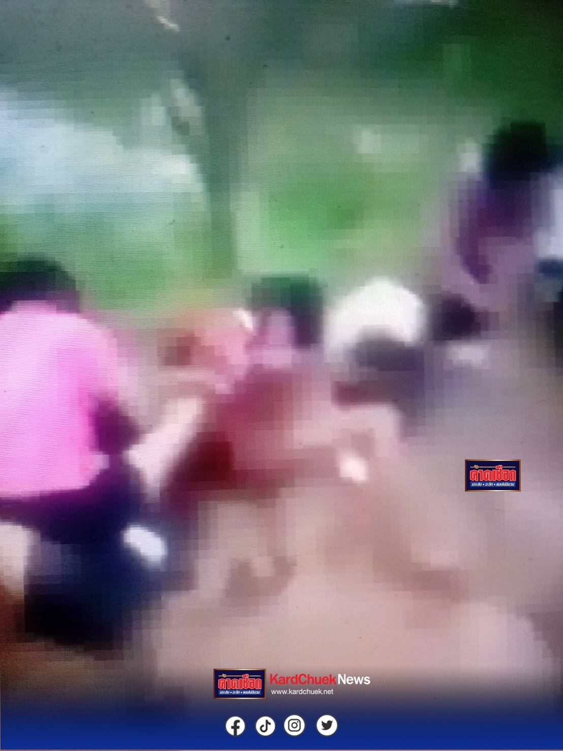 ปราจีนบุรี-แชร์สนั่นโซเชี่ยลนักเรียนหญิงยกพวกตีกัน…ศึกปราจีนฯแปดริ้ว ……ปมเหตุเด็กวัยรุ่นหญิง 2 กลุ่ม กลุ่มหนึ่งกำลังเรียนอยู่ระดับ ม.3 ที่บ้านคลอง 12 ต.วังท่าช้าง อ.กบินทร์บุรี จ.ปราจีนบุรี อีกกลุ่มเป็น นักเรียนหญิงระดับชั้นเดียวกันอยู่คนละโรงเรียนที่ทางบ้านนายาว อ.สนามชัยเขต จ.ฉะเชิงเทรา หรือแปดริ้ว อยู่ห่างกันประมาณ 12 กม. หญิงวัยรุ่นทั้งคู่มีแฟนหนุ่มคนเดียวกัน และหึงหวงจนนัดตบตีกันเป็นข่าวครกโครมผ่านโซเชี่ยลยอดดูยอดแชร์ถล่มทลายในขณะนี้ ในเบื้องต้นทางผู้ปกครอง-ผู้ใหญ่ของทั้ง 2 ฝ่ายต่างวิ่งเคลียร์ให้จบคดีความ