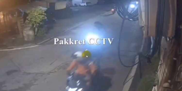 นนทบุรี วงจรปิด คืบหน้า เพื่อนหนุ่มถูกแทงกลางหลังโต้! โจ๋ปากเกร็ดด่าหยาบก่อน รุมฟันแทงยังหมดสติเฉียดตับอาการสาหัส