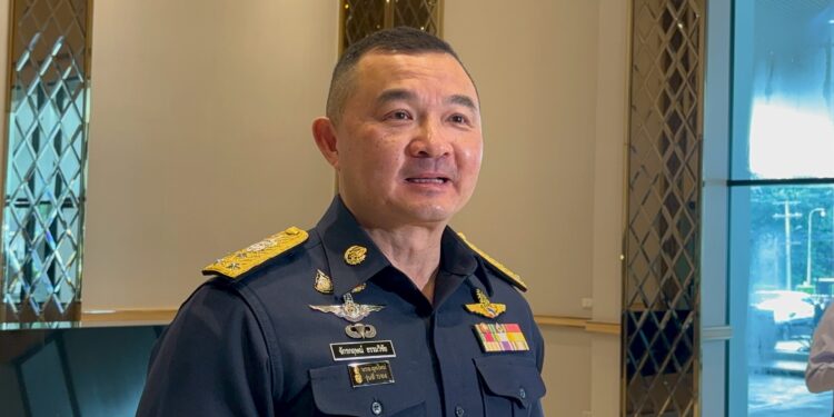 โฆษก ทอ.โต้เฟกนิวส์กัมพูชา หลังเอาความเห็น “สว. อังคนา” ไปขยายความ ยันไทยทิ้งบอมม์เอฟ 16 เป้าหมายทางทหาร ตอบโต้กัมพูชาโจมตีพลเรือน ปกป้องอธิปไตยของประเทศ 