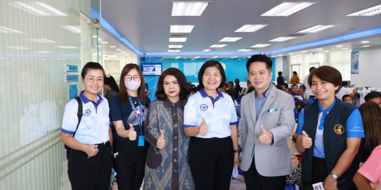 สกลนคร กระแสคนละครึ่งพลัส ไม่แผ่ว ประชาชน ผู้ประกอบการ ลงทะเบียน กันต่อเนื่อง