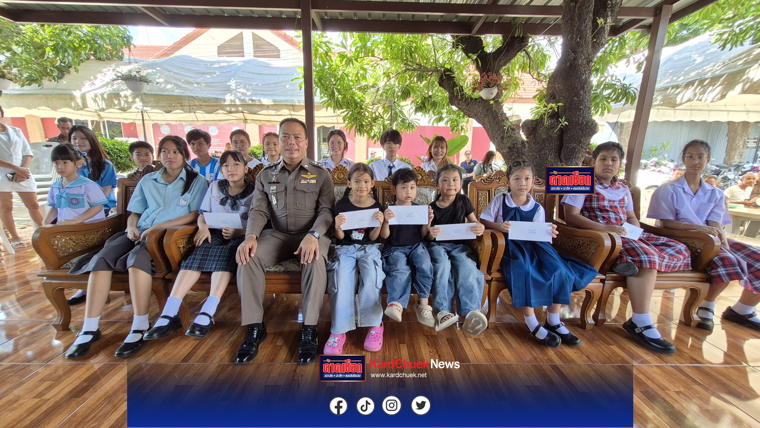 สมุทรปราการ-สภ.พระสมุทรเจดีย์จัดงานวันตำรวจทำบุญถวายภัตตาหาร-มอบทุนการศึกษาบุตรข้าราชการ