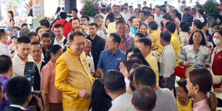 “สุชาติ ชมกลิ่น”นำทอดกฐินสามัคคีวัดอ่างศิลา ยอดรวมกว่า 3.6 ล้านบาทชลบุรีร่วมใจบุญใหญ่สืบสานพระพุทธศาสนา อิ่มเอมพลังศรัทธาและความสามัคคี