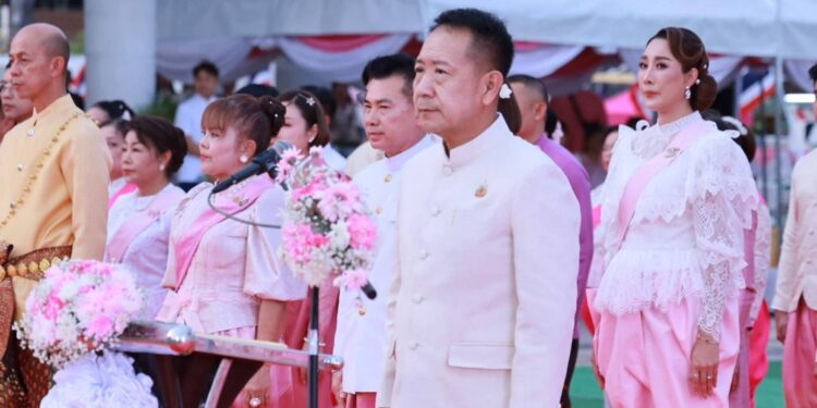 ชาวชลบุรีรวมใจ รำบวงสรวงเทิดพระเกียรติ“พระปิยมหาราช”อย่างยิ่งใหญ่