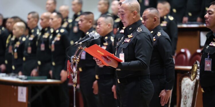 ผบ.ทบ. นำผู้บังคับหน่วยขึ้นตรงร่วมพิธีถวายความอาลัย สมเด็จพระบรมราชชนนีพันปีหลวง พร้อมสนับสนุนส่วนราชการจัดกิจกรรมต่างๆ อย่างสมพระเกียรติ ขณะเดียวกันได้เน้นย้ำผู้บังคับการกรม สานต่อนโยบาย เตรียมกำลังให้พร้อมรองรับภัยคุกคามอย่างรอบด้าน