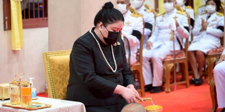 พระเจ้าวรวงศ์เธอ พระองค์เจ้าอทิตยาทรกิติคุณ ทรงบำเพ็ญพระกุศลถวายผ้าพระกฐิน ณ วัดพระปฐมเจดีย์ ราชวรมหาวิหาร จังหวัดนครปฐม